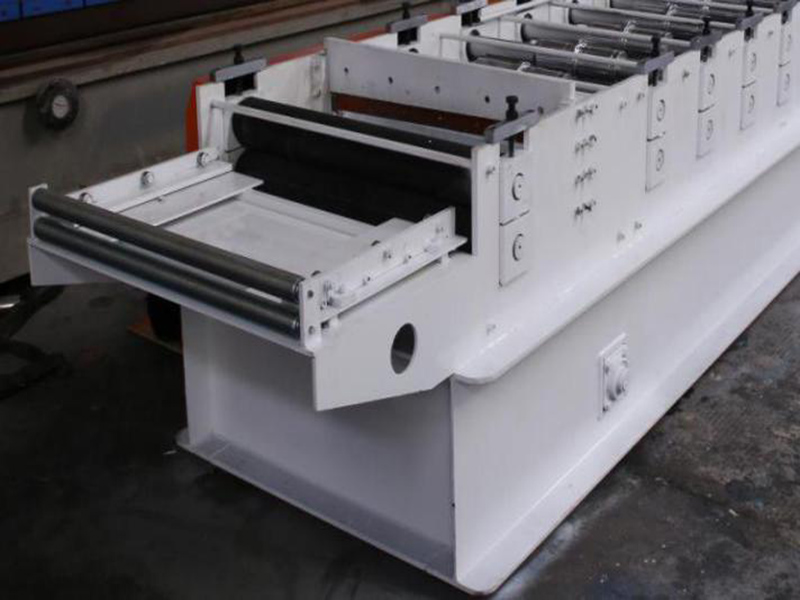 roofing panel roll forming machine