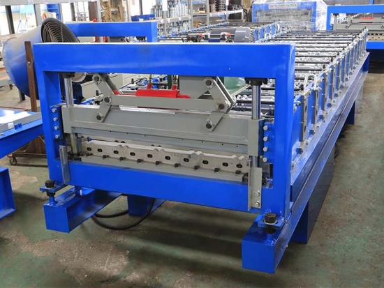  machine de formage de rouleaux de panneaux de toit pour yx10-900